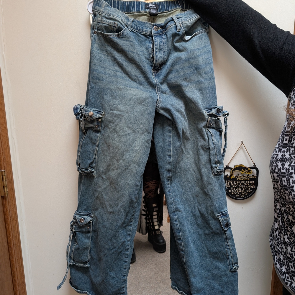 Trendy Blue Wide Leg Jeans with Pockets